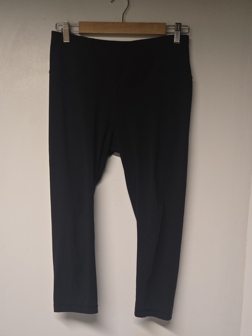 Yogalicious Black Crop Pants L